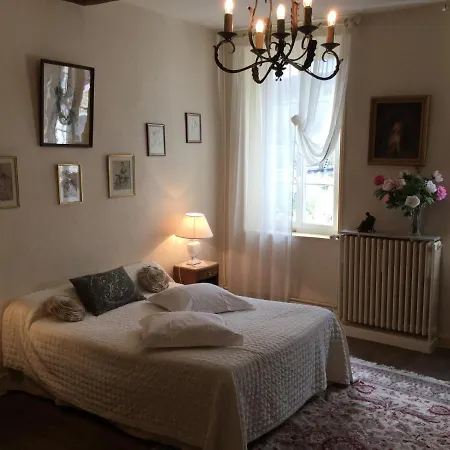 בית הארחה Au Temps Jadis 3*