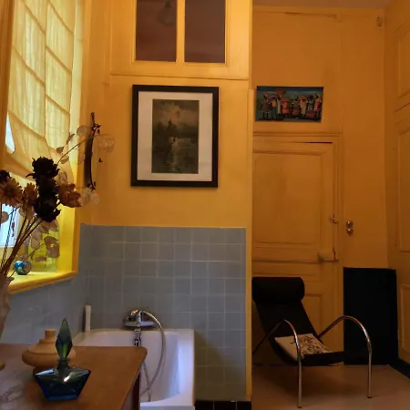 Au Temps Jadis בית הארחה